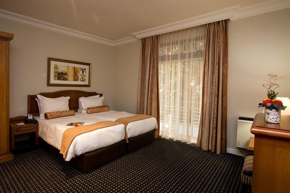 Courtyard Hotel Arcadia Pretoria-Noord Exterior foto